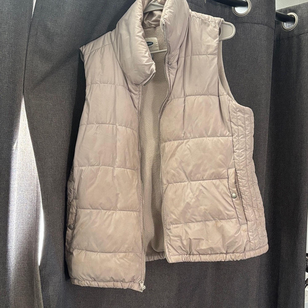 Old Navy Women's Beige Puffer Vest